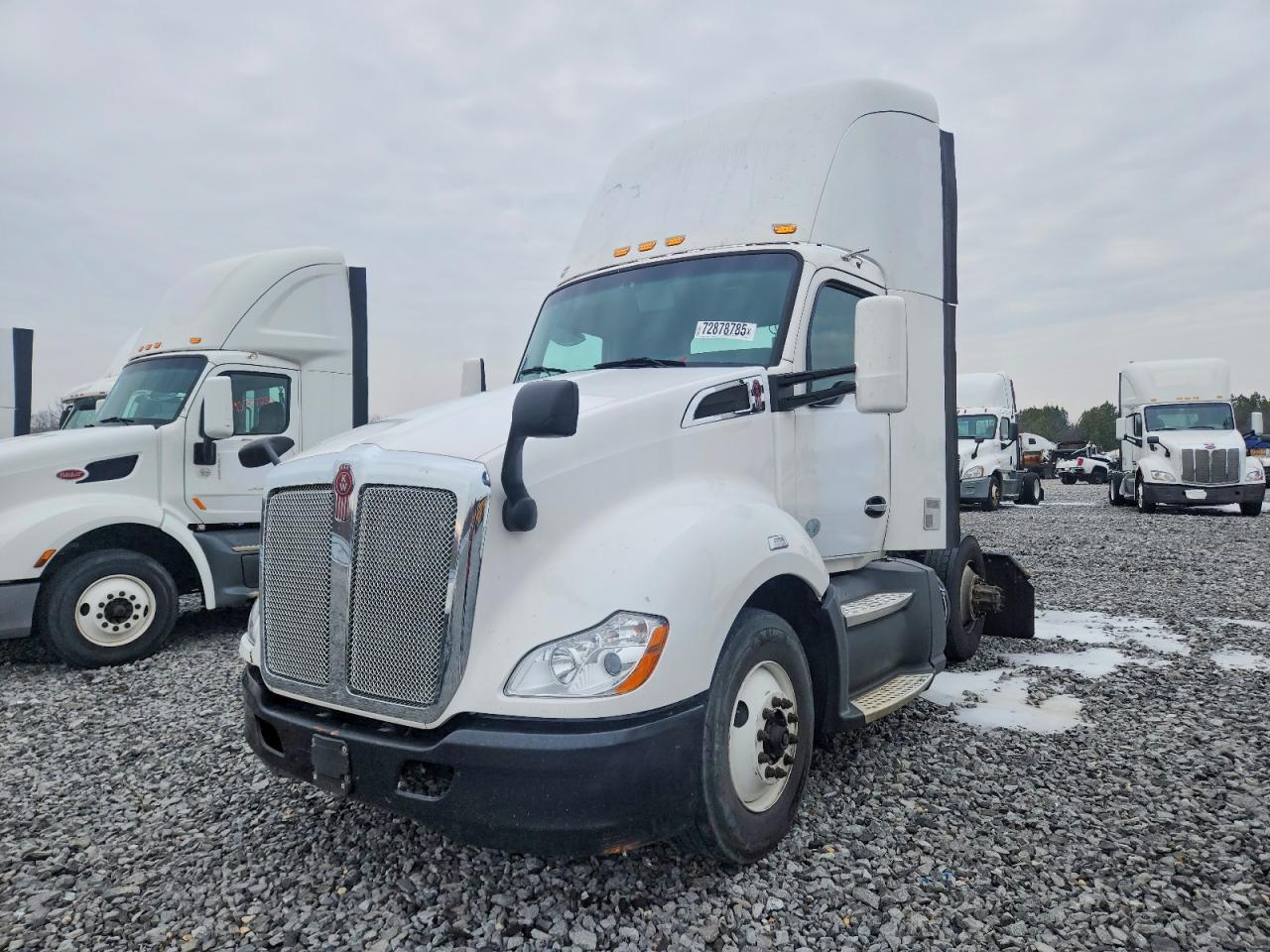 2016 Kenworth T680 Semi Truck
