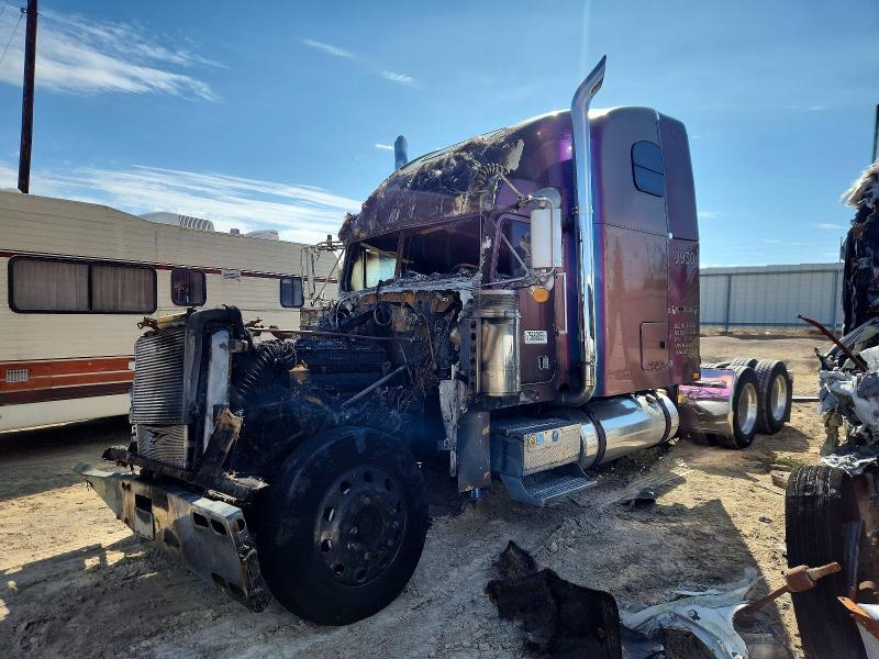 1999 Freightliner Conventional FLD120