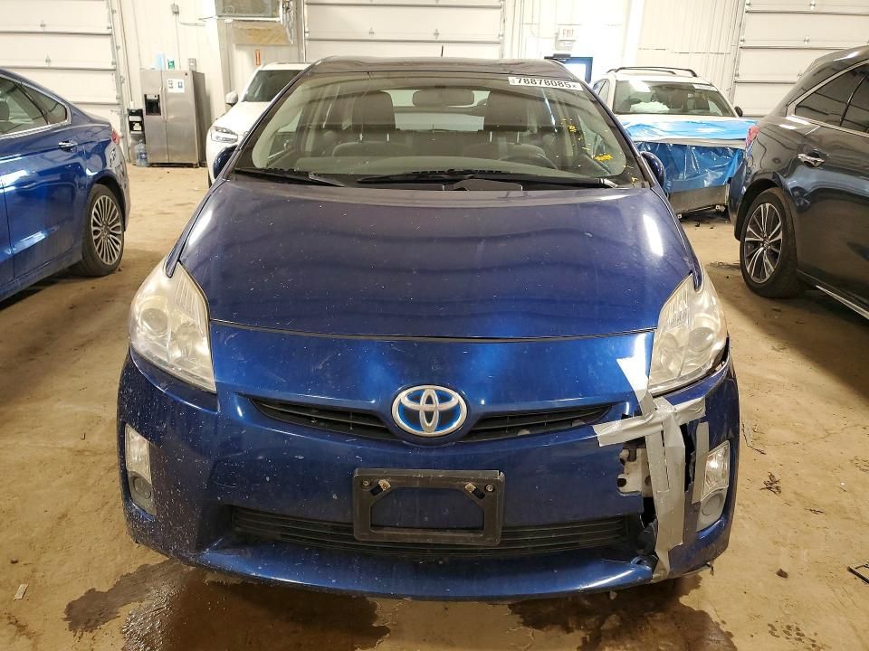 2010 Toyota Prius iii