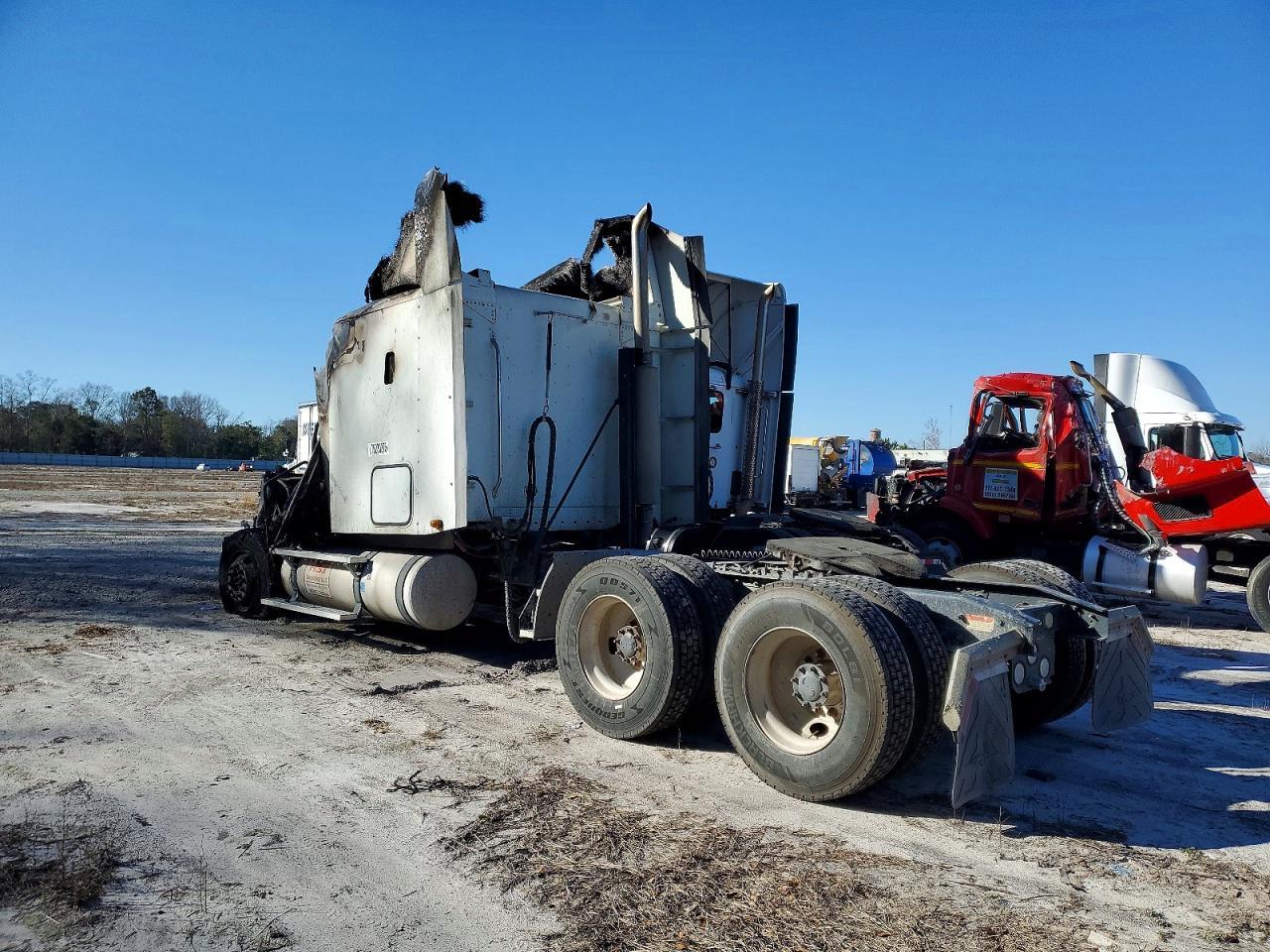 2006 Freightliner Conventional Columbia