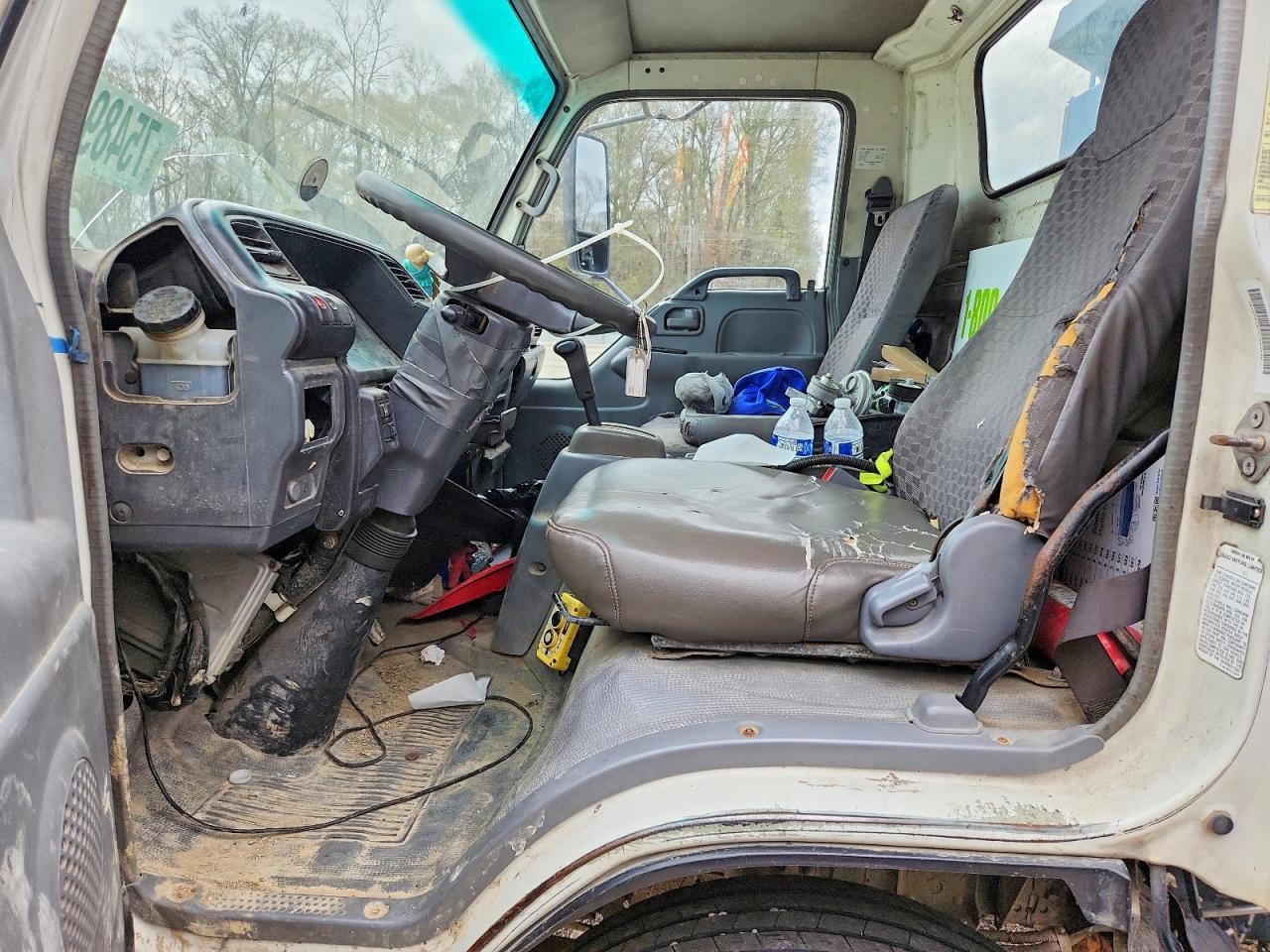 2007 Isuzu NPR Refuse Truck