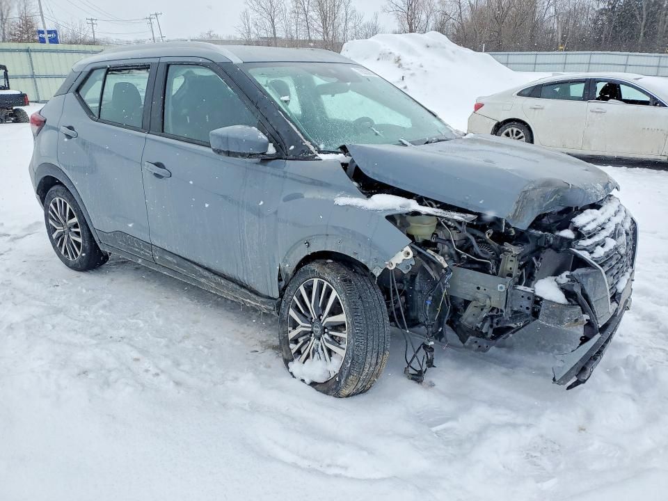2022 Nissan Kicks sv