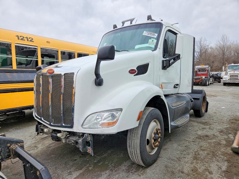 2018 Peterbilt 579 Semi Truck