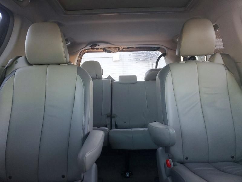 2013 Toyota Sienna xle