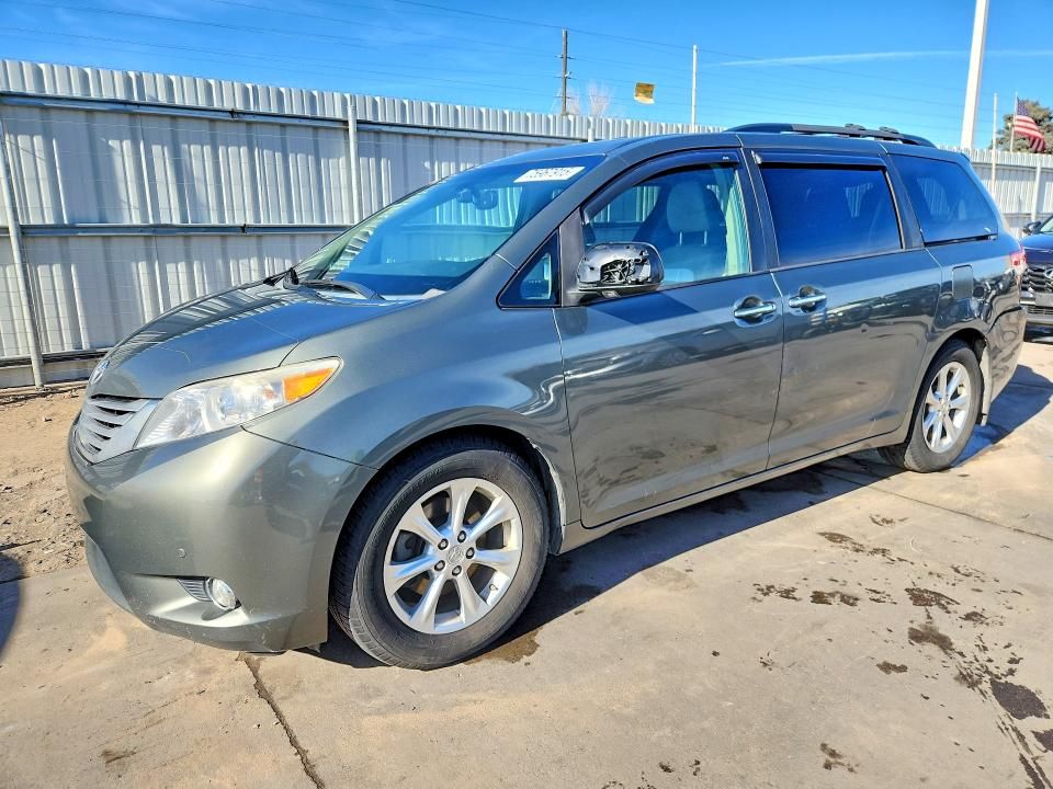 2014 Toyota Sienna xle