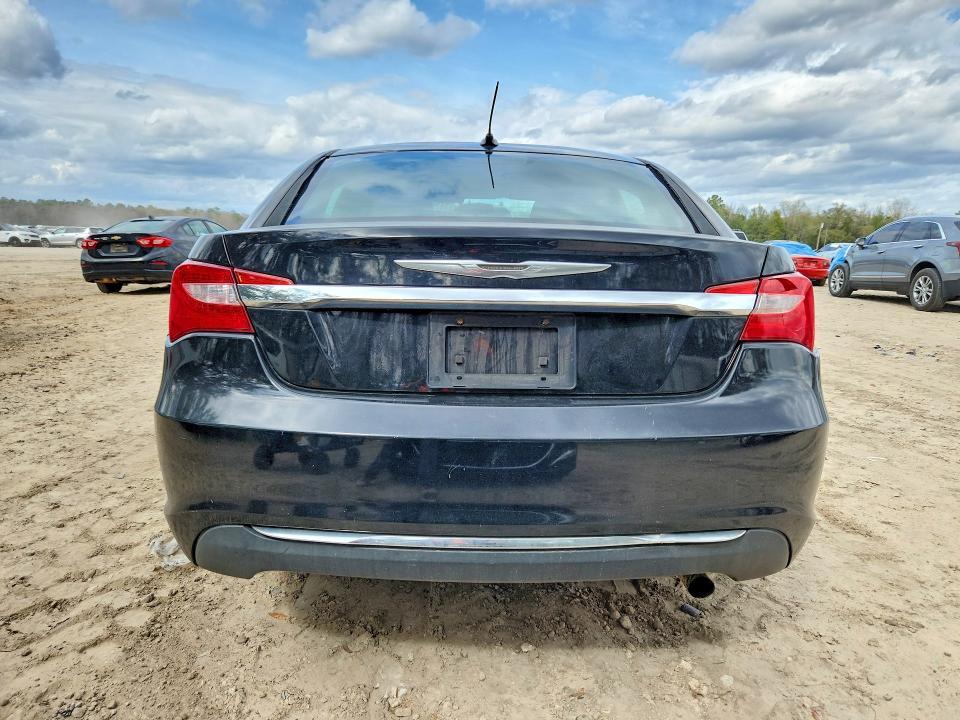 2013 Chrysler 200 lx