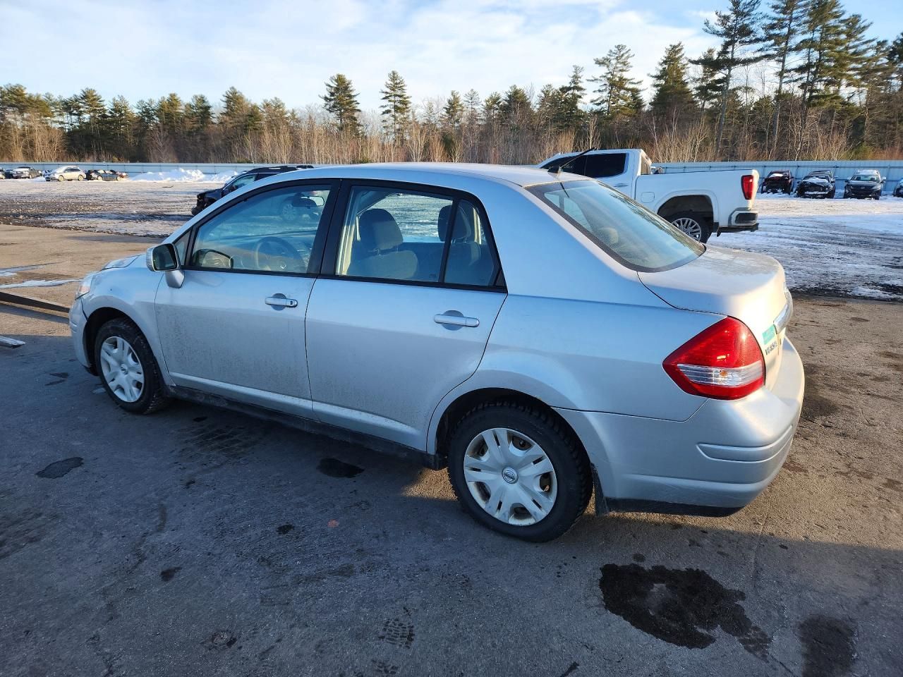 2011 Nissan Versa s