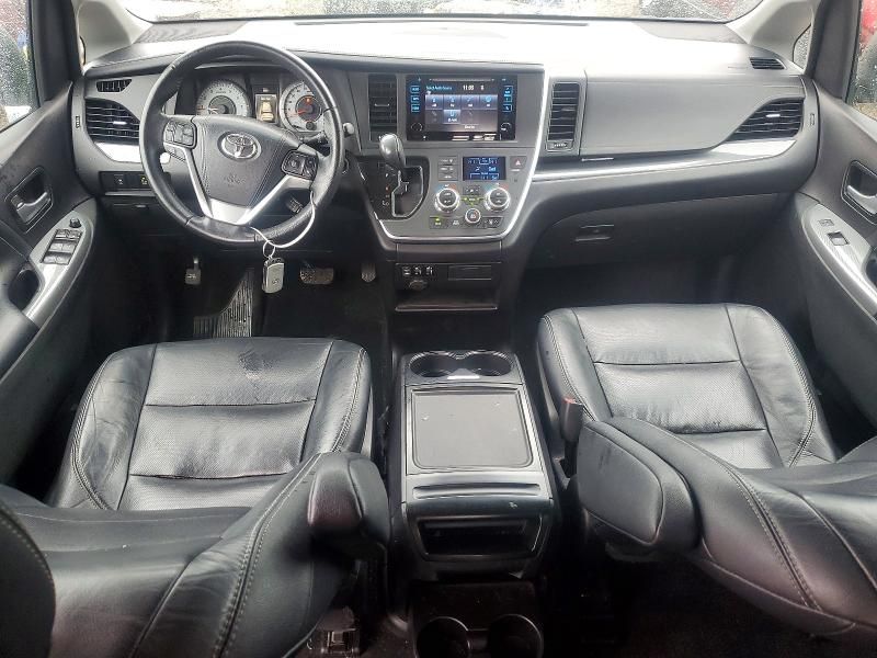 2015 Toyota Sienna Sport