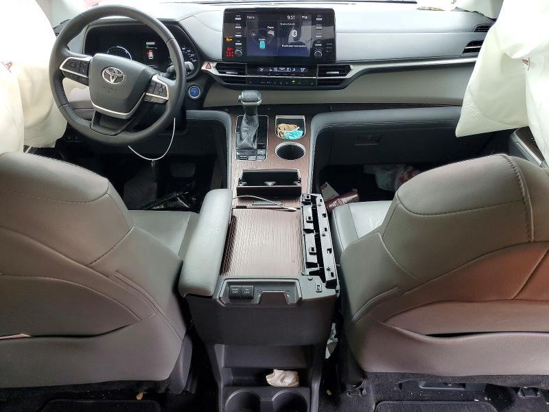 2021 Toyota Sienna xle