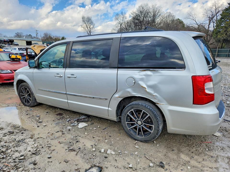 2012 Chrysler Town & Country Touring