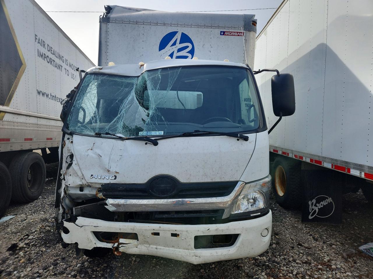 2019 Hino 155 BOX Truck