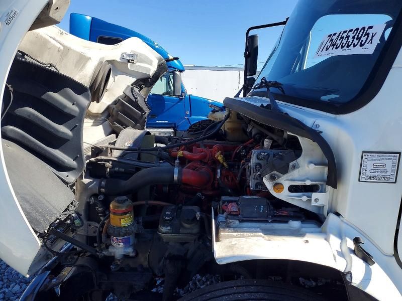 2019 Freightliner M2 106 Med-box Truck