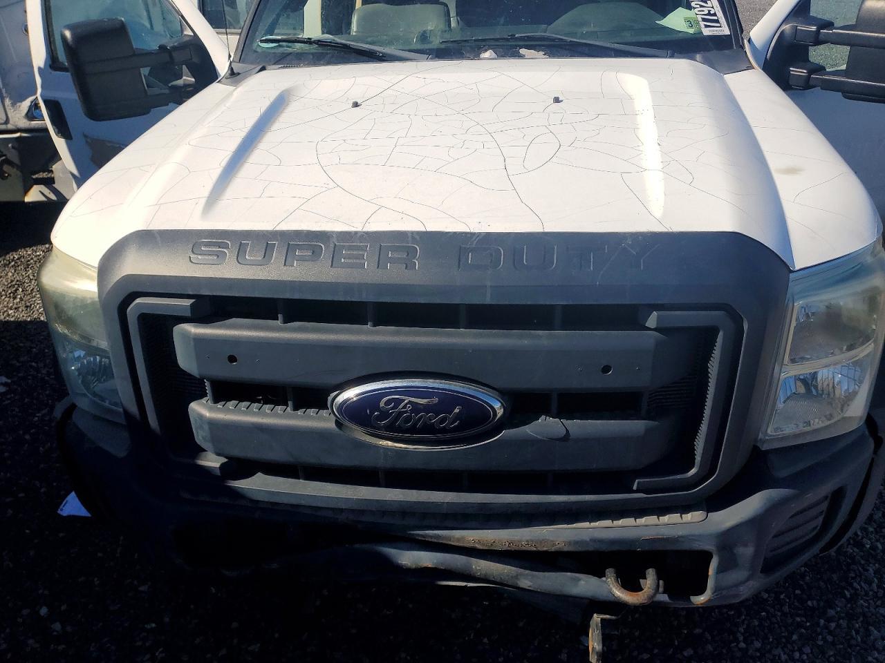 2015 Ford F450 Super Duty Flatbed Truck