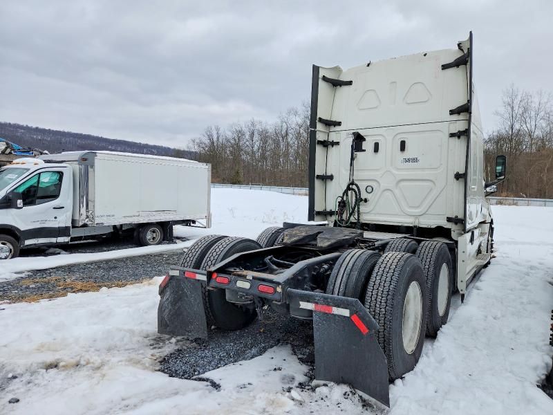 2021 Freightliner Cascadia 126 Semi Truck