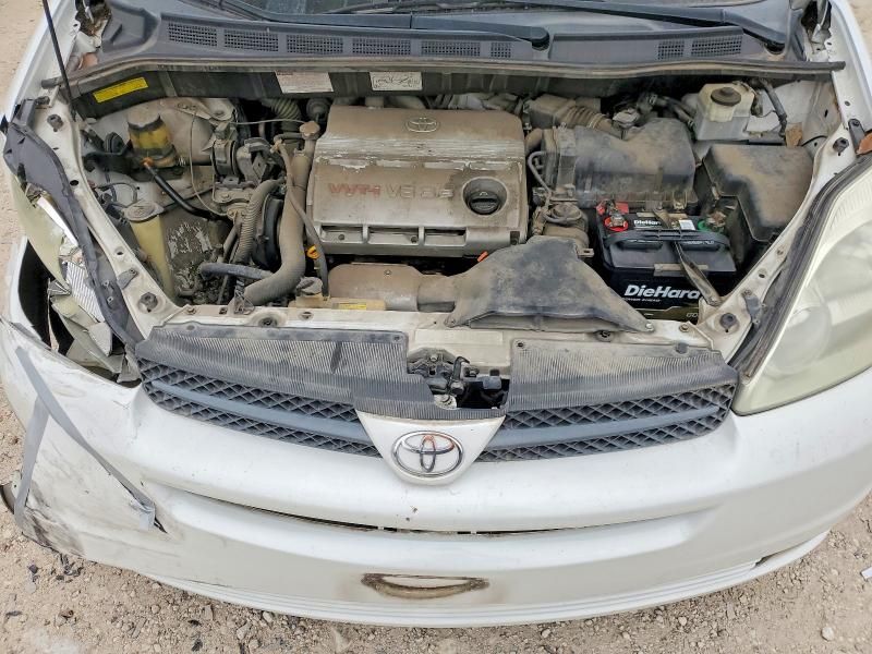 2004 Toyota Sienna xle