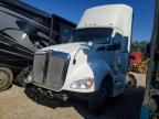 2015 Kenworth T680 Semi Truck