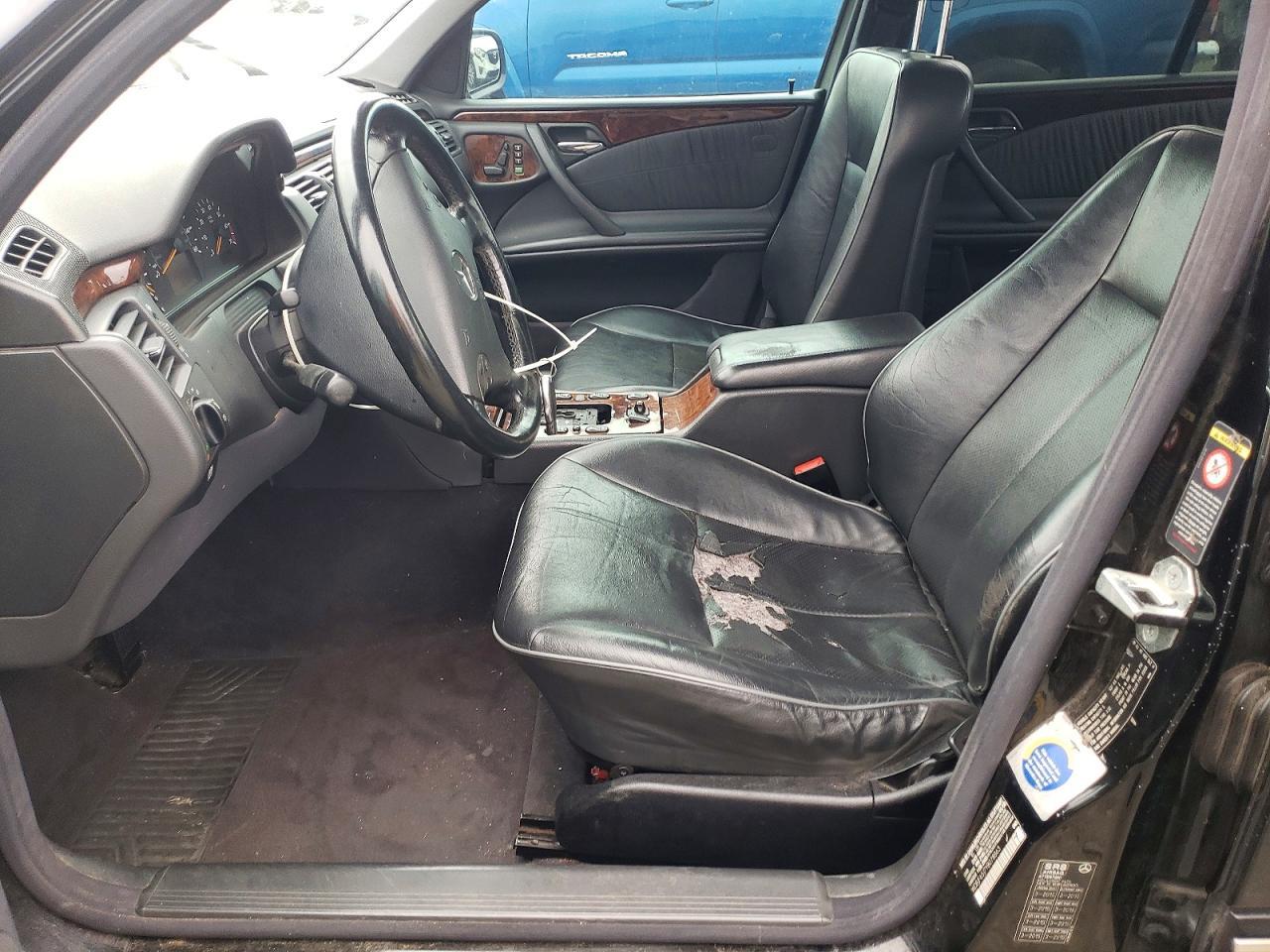 2000 Mercedes-Benz E 320