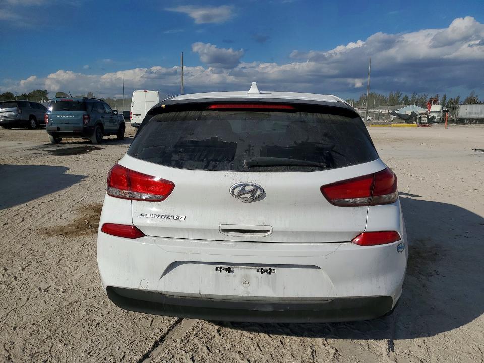 2020 Hyundai Elantra gt Base