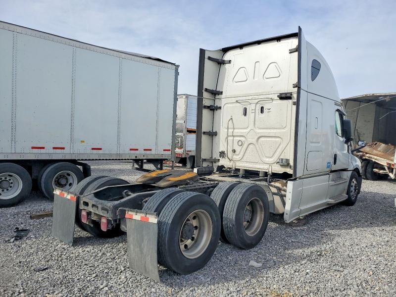 2021 Freigliner 2021 Freightliner Cascadia 126 Semi Truck