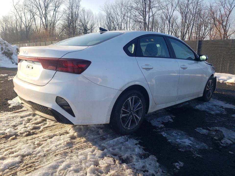 2023 KIA Forte lxs