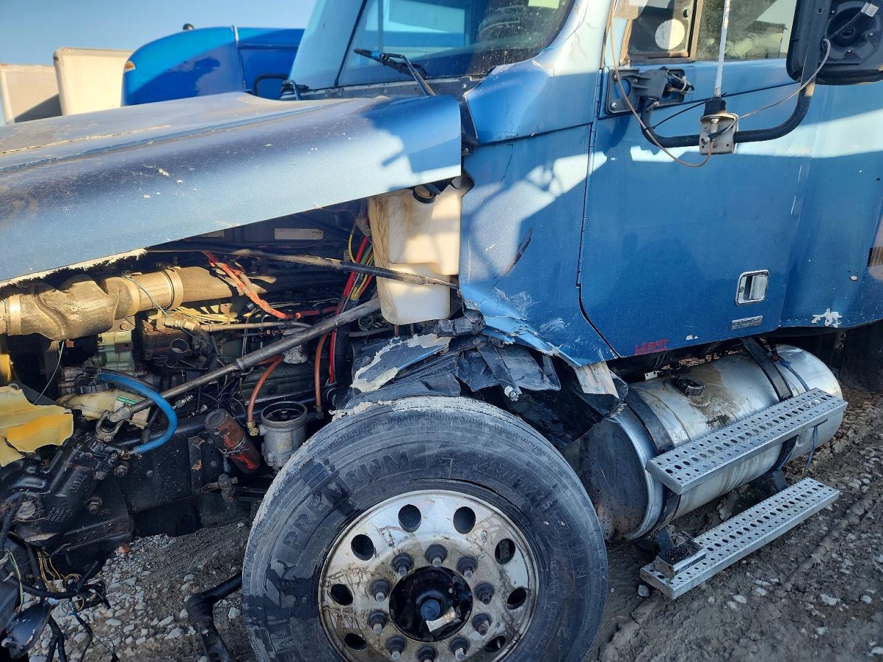 2007 Freigliner 2007 Freightliner CST120 Semi Truck