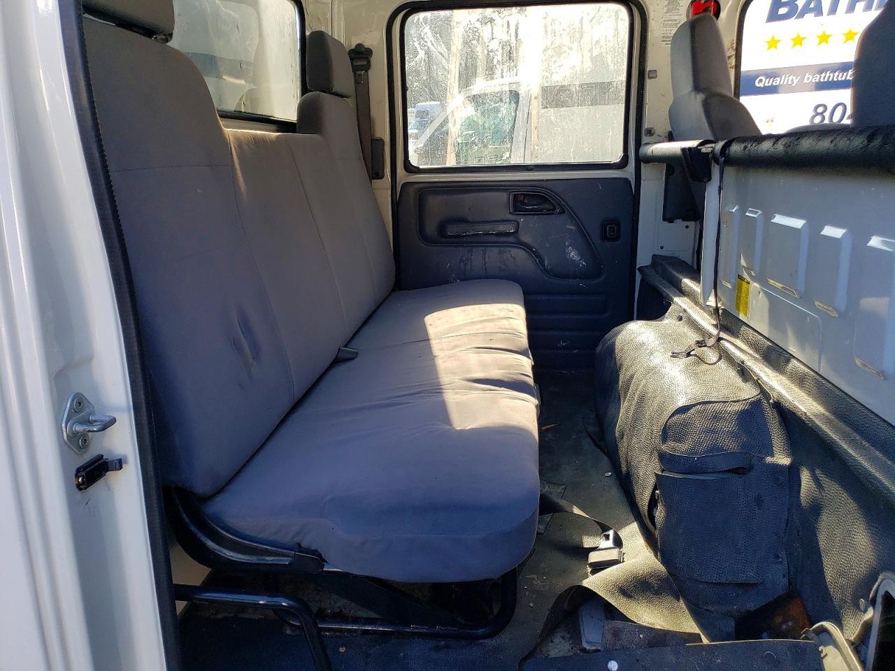 2018 Isuzu NPR HD BOX Truck