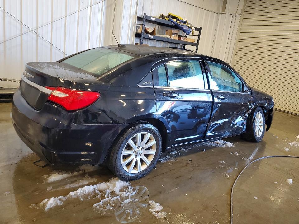2013 Chrysler 200 s