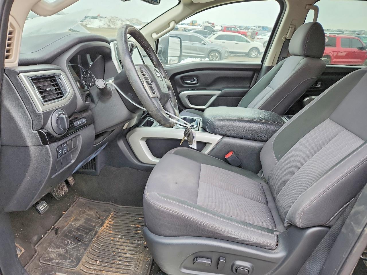 2020 Nissan Titan SV