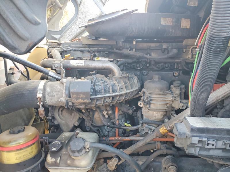 2017 Freigliner 2017 Freightliner Cascadia 1-Semi Truck