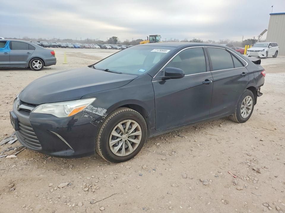 2016 Toyota Camry le