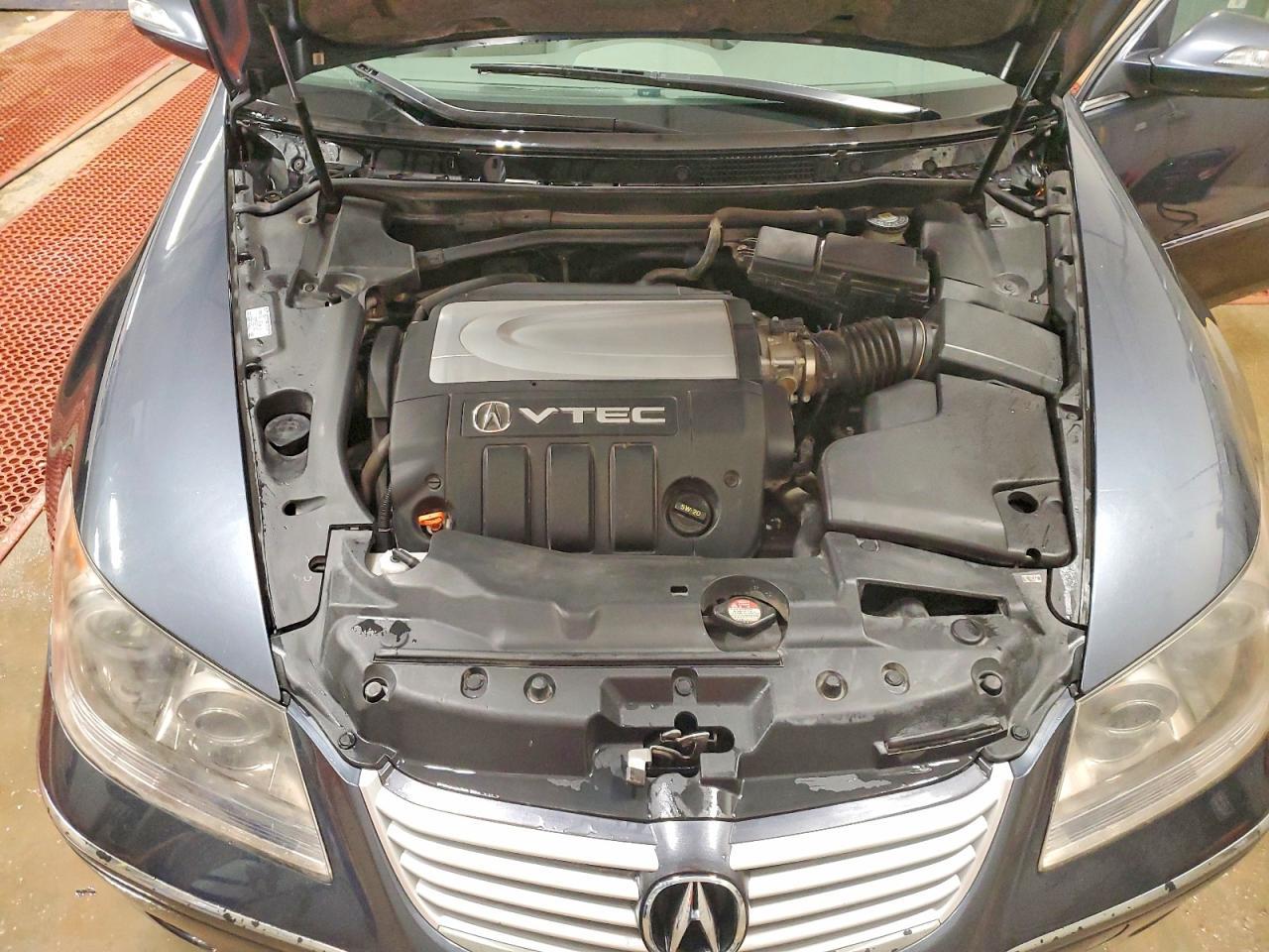 2005 Acura RL