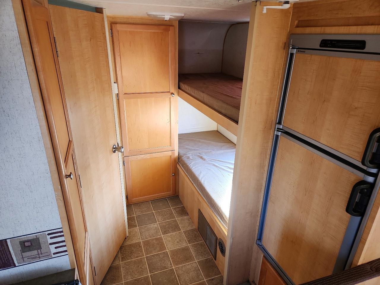 2005 R-Vision Trailer