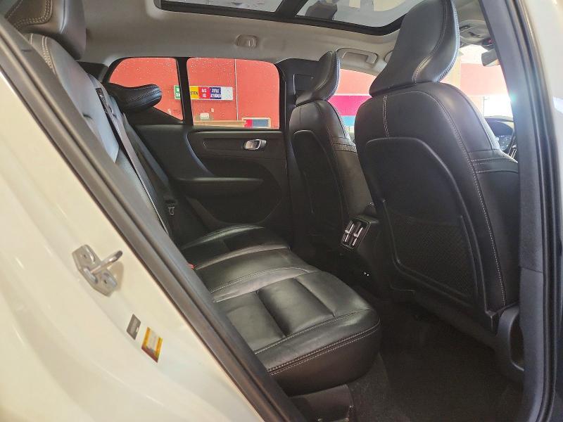 2021 Volvo Xc40 T5 Momentum