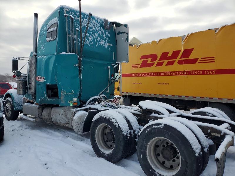 1998 Freightliner Conventional FLD120 Semi Truck