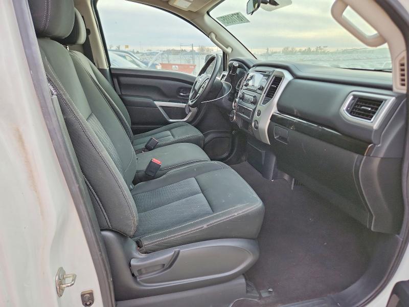 2017 Nissan Titan s