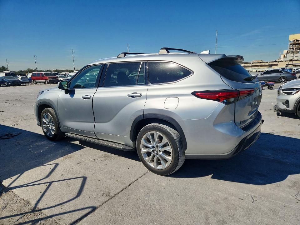 2022 Toyota Highlander Limited