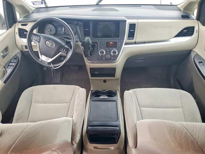 2016 Toyota Sienna le