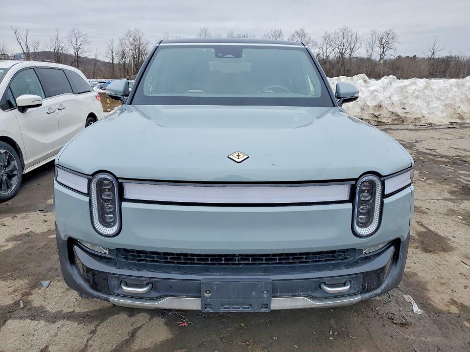 2023 Rivian R1S Adventure