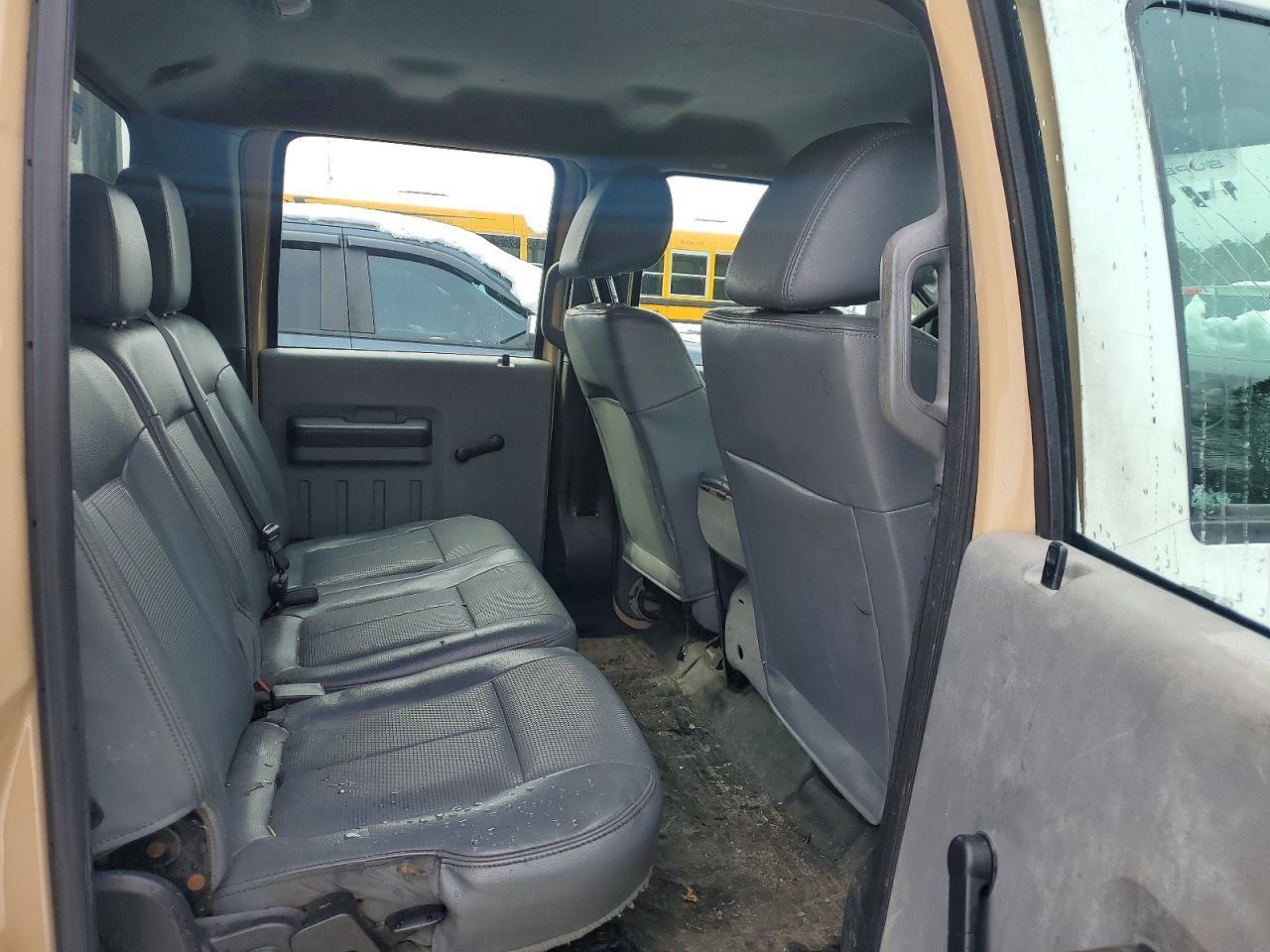 2015 Ford F450 Super Duty Flatbed Truck