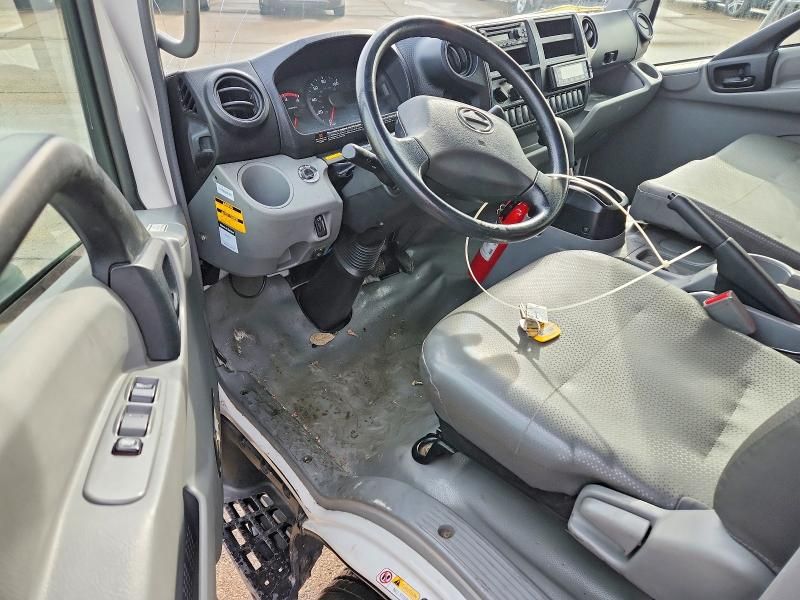 2020 Hino 195-Refrigerated BOX Truck