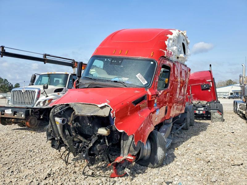 2020 Freigliner 2020 Freightliner Cascadia 126 Semi Truck