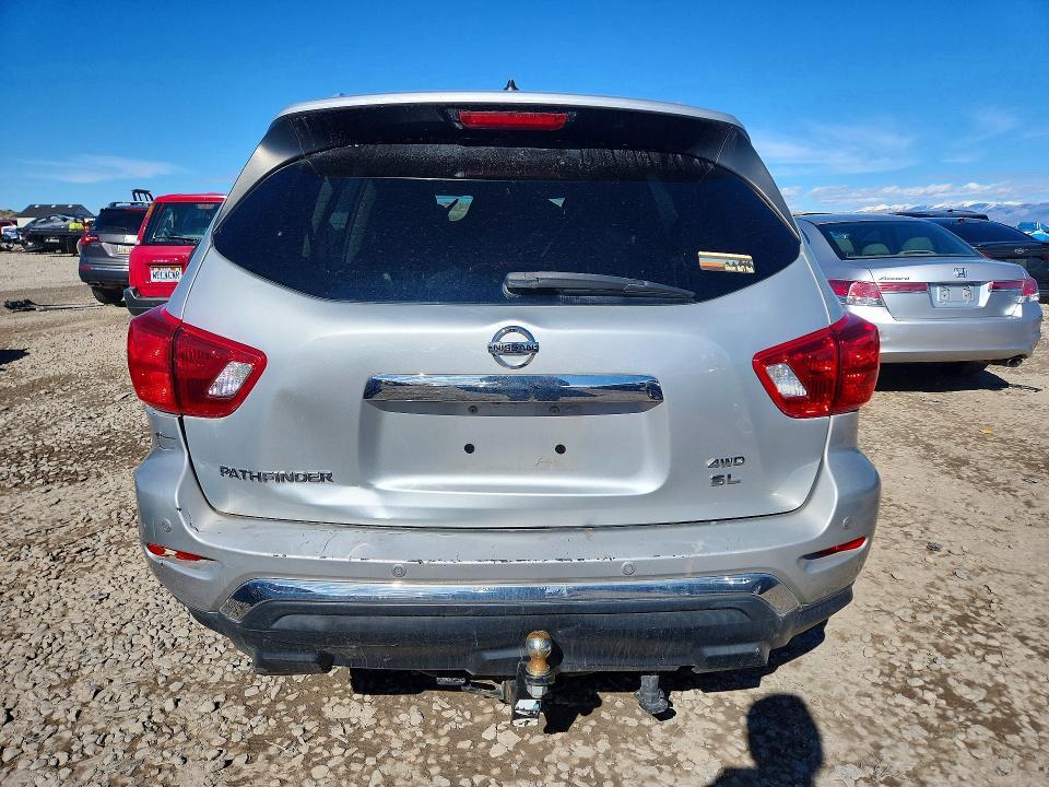 2018 Nissan Pathfinder sl