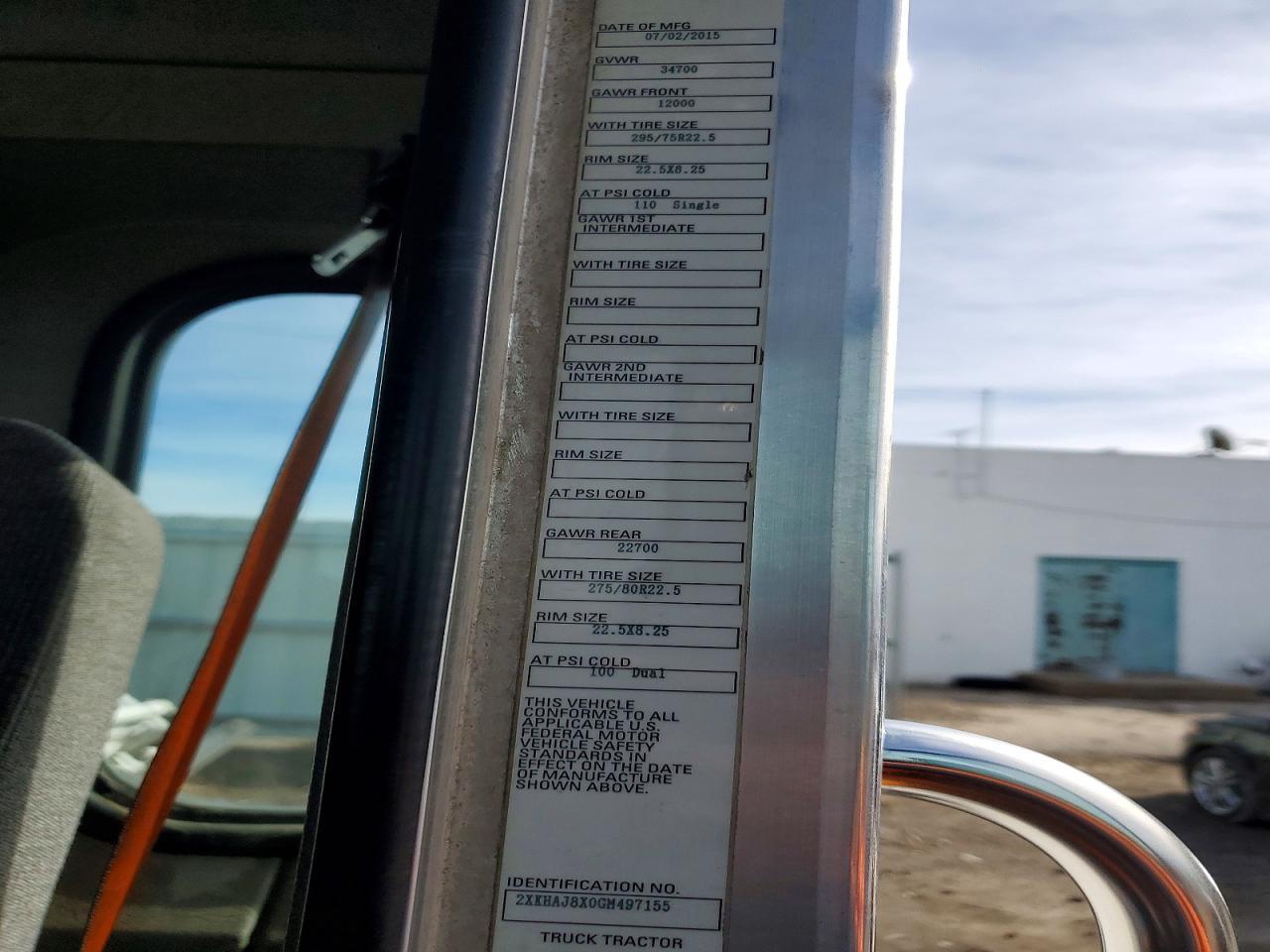 2016 Kenworth T300 Semi Truck