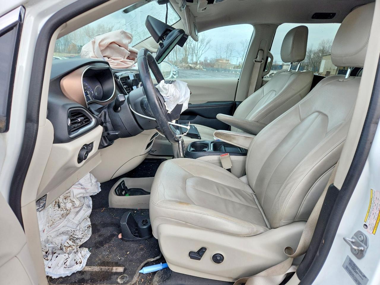 2017 Chrysler Pacifica Touring l