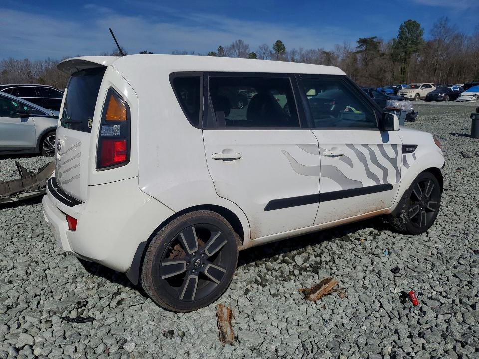 2011 KIA Soul +