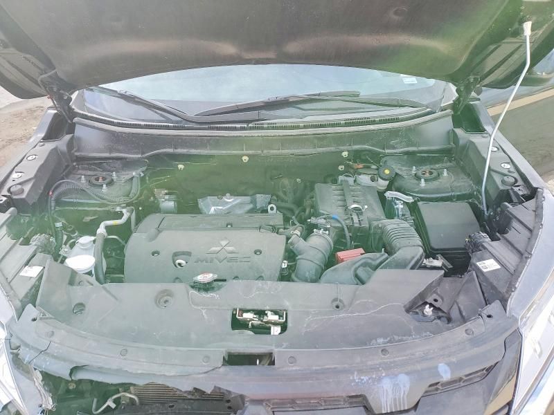 2025 Mitsubishi Outlander Sport le