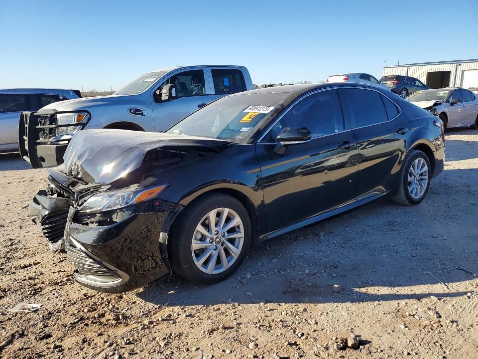 2023 Toyota Camry le