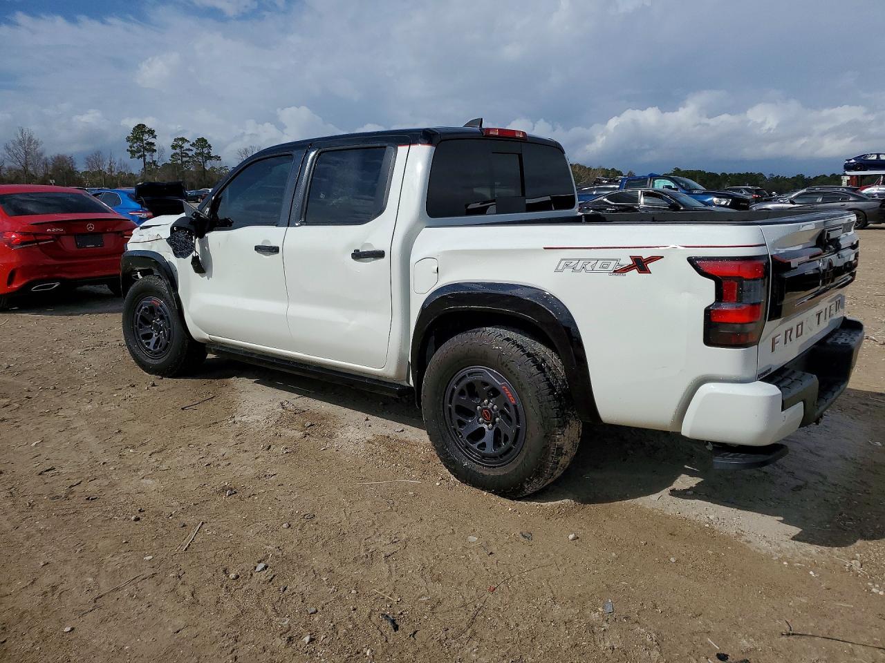2025 Nissan Frontier s