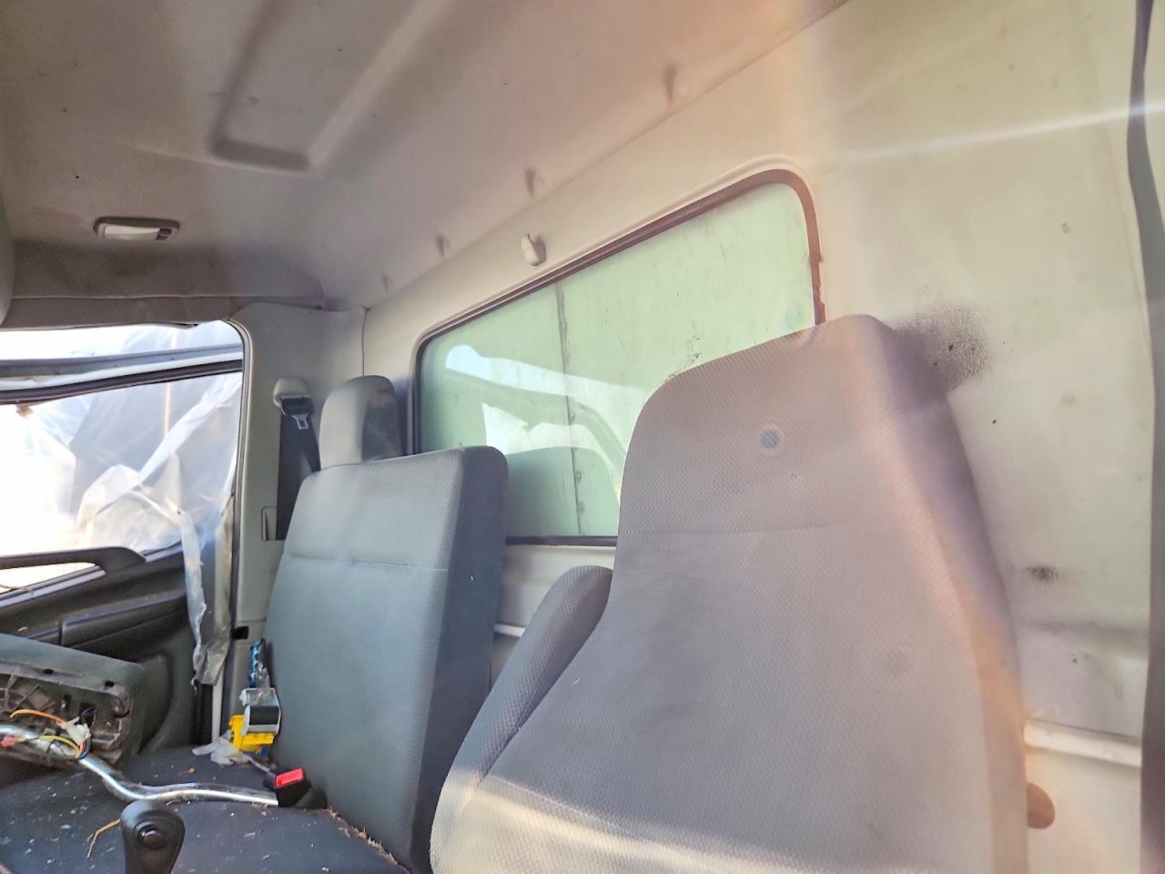 2020 Hino 258/268 BOX Truck
