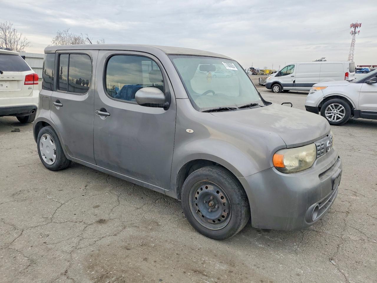 2013 Niss Cube s